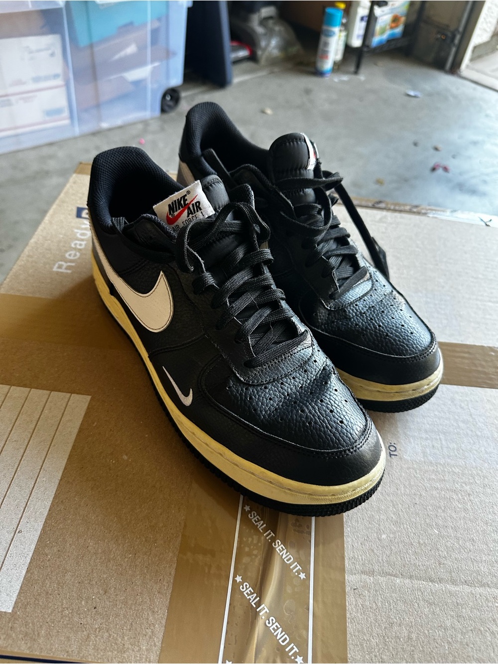 Nike Men's Low-Top Sneakers in Black and White - Picture 2 of 4